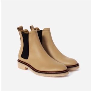 Everlane Italian Leather Chelsea Boots